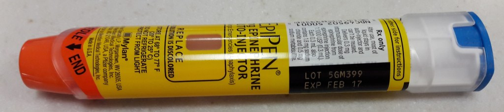 食物過敏時可用腎上腺素自我注射器