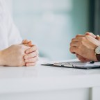 相互信任的醫病關係，是病況改善的基礎。